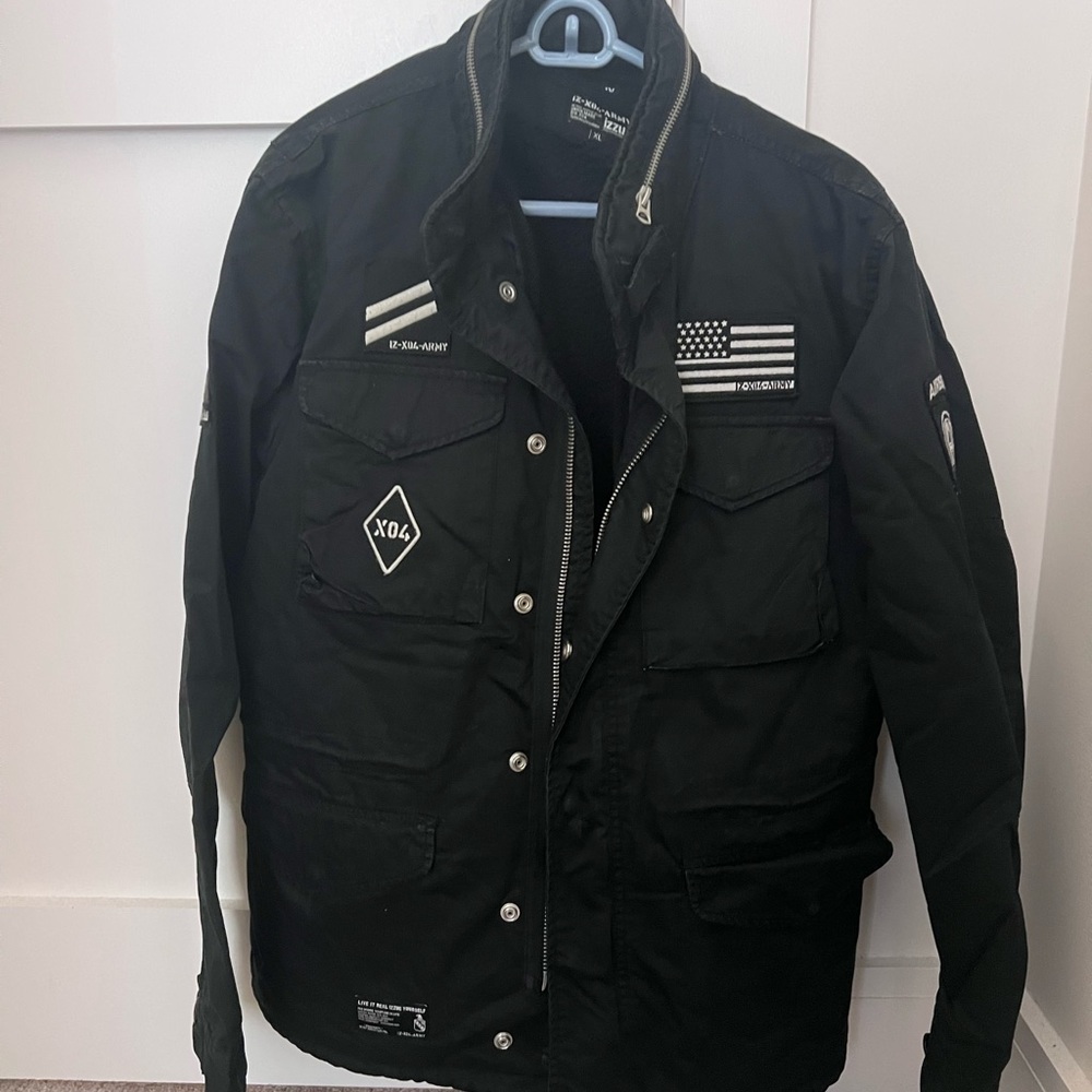 size M Izzue Jacket